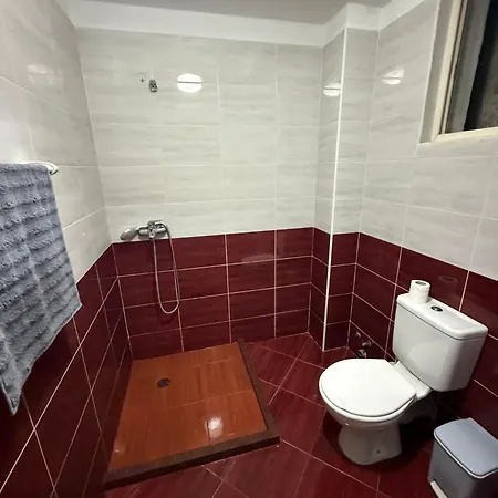 Ferit's Near Astir Apartament *