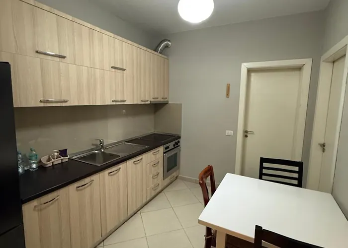 Ferit's Near Astir Apartament *