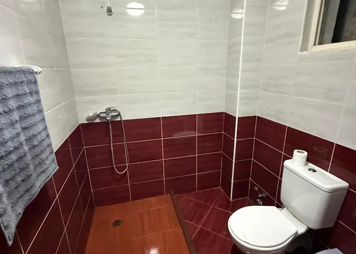 Ferit's Near Astir Apartament *