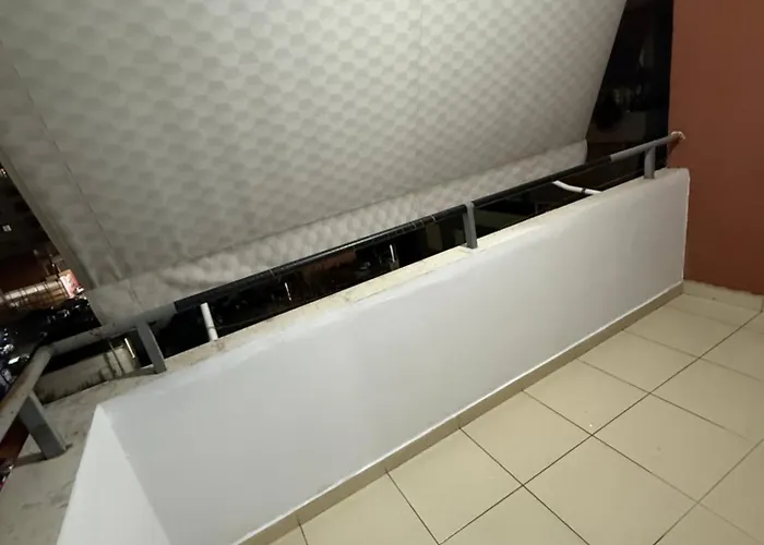 Ferit's Near Astir Apartament *